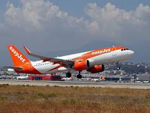 ਮੁੰਡੇ ਨੇ ਬੰਬ ਨਾਲ ਜਹਾਜ਼ ਉਡਾਉਣ ਦੀ ਦਿੱਤੀ ਧਮਕੀ, ਪਈਆਂ ਭਾਜੜਾਂ