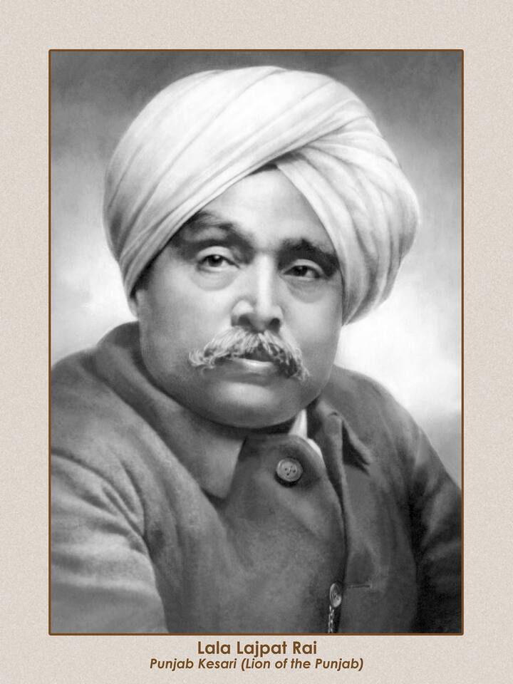  ਲਾਲਾ ਲਾਜਪਤ ਰਾਏ ਦੇ ਪਿਤਾ ਸਰਕਾਰੀ ਉੱਚਤਰ ਮਿਡਲ ਪਾਠਸ਼ਾਲਾ ਦੇ ਅਧਿਆਪਕ ਸਨ, ਇਸ ਲਈ ਉਨ੍ਹਾਂ ਦੀ ਸ਼ੁਰੂਆਤੀ ਸਿੱਖਿਆ ਇਸ ਸਕੂਲ ਵੱਲੋਂ ਸ਼ੁਰੂ ਹੋਈ। ਉਹ ਬਚਪਨ ਤੋਂ ਹੀ ਪੜ੍ਹਾਈ ਵਿੱਚ ਕਾਫ਼ੀ ਹੁਸ਼ਿਆਰ ਸਨ।