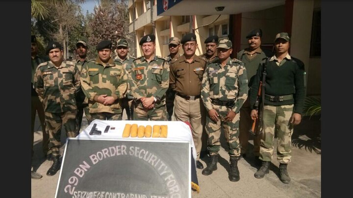 bsf seized 3 kg heroin at border ਪਾਕਿਸਤਾਨੀ ਤਸਕਰਾਂ ਕੋਲੋਂ ਹਥਿਆਰ ਤੇ ਹੈਰੋਇਨ ਬਰਾਮਦ