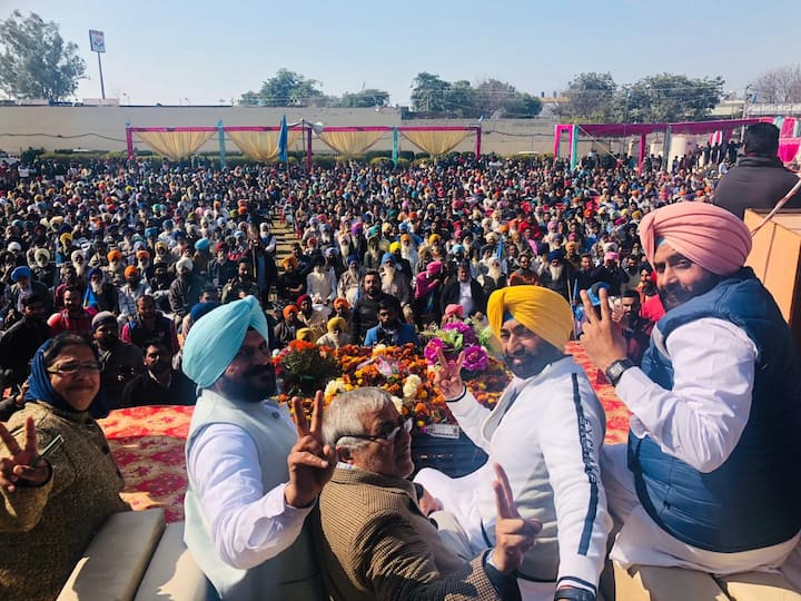 ਡਾ. ਗਾਂਧੀ ਤੇ ਸੁਖਪਾਲ ਖਹਿਰਾ ਨੇ ਅੱਜ ਯਾਨੀ ਮੰਗਲਵਾਰ ਨੂੰ ਸਮਾਣਾ ਵਿੱਚ ਰੈਲੀ ਕੀਤੀ। 