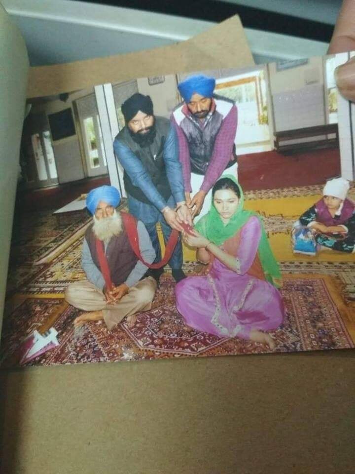 65 years baba got marriage with 23 years old girl ਆਖਰ 23 ਸਾਲਾ ਕੁੜੀ ਨੇ 65 ਸਾਲਾ ਬਾਬੇ ਨਾਲ ਕਿਉਂ ਕਰਵਾਇਆ ਵਿਆਹ?