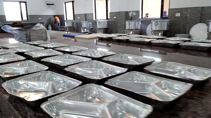 ਬਾਹਰਲੇ ਮੁਲਕਾਂ ਦੀ ਤਰਜ਼ ’ਤੇ ਤਿਆਰ ਇਸ ਰਸੋਈ ਵਿੱਚ ਅਤਿ ਆਧੁਨਿਕ ਮਸ਼ੀਨਾਂ ਨਾਲ ਤਿੰਨ ਸਮੇਂ ਦਾ ਖਾਣਾ ਤਿਆਰ ਕੀਤਾ ਜਾਏਗਾ ਤੇ ਹਰ ਰੋਜ਼ ਪੰਜਾਬ ਦੇ ਵੱਖ-ਵੱਖ ਹਸਪਤਾਲਾਂ ਵਿੱਚ ਭੇਜਿਆ ਜਾਵੇਗਾ।