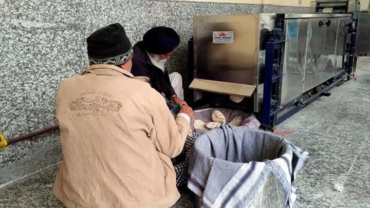 ਗੁਰੂ ਨਾਨਕ ਦੇ ਘਰ ਦੀ ਵਡਿਆਈ ਹੈ ਕਿ ਇੱਥੇ ਨਿਮਾਣਿਆਂ ਨੂੰ ਮਾਣ, ਨਿਤਾਣਿਆਂ ਨੂੰ ਤਾਣ ਤੇ ਲੋੜਵੰਦਾਂ ਨੂੰ ਆਸਰਾ ਮਿਲਦਾ ਹੈ। ਜਿੱਥੇ ਕਿਤੇ ਵੀ ਮਦਦ ਦੀ ਲੋੜ ਪੈਂਦੀ ਹੈ ਸਿੱਖ ਹਰ ਸੰਭਵ ਮਦਦ ਲਈ ਪਹੁੰਚ ਜਾਂਦੇ ਹਨ।