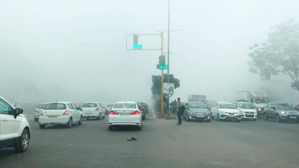 dense fog from Punjab to Delhi rain foretasted ਪੰਜਾਬ ਤੋਂ ਲੈਕੇ ਦਿੱਲੀ ਤਕ ਲਿਪਟੀ ਧੁੰਦ ਦੀ ਚਿੱਟੀ ਚਾਦਰ, ਮੌਸਮ ਵਿਭਾਗ ਨੇ ਜਤਾਈ ਮੀਂਹ ਦੀ ਸੰਭਾਵਨਾ