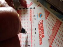 ਆਬੂਧਾਬੀ \'ਚ ਖੁੱਲ੍ਹੀ ਭਾਰਤੀ ਦੀ ਕਿਸਮਤ, 19,35,49,500 ਰੁਪਏ ਦੀ ਨਿਕਲੀ ਲਾਟਰੀ