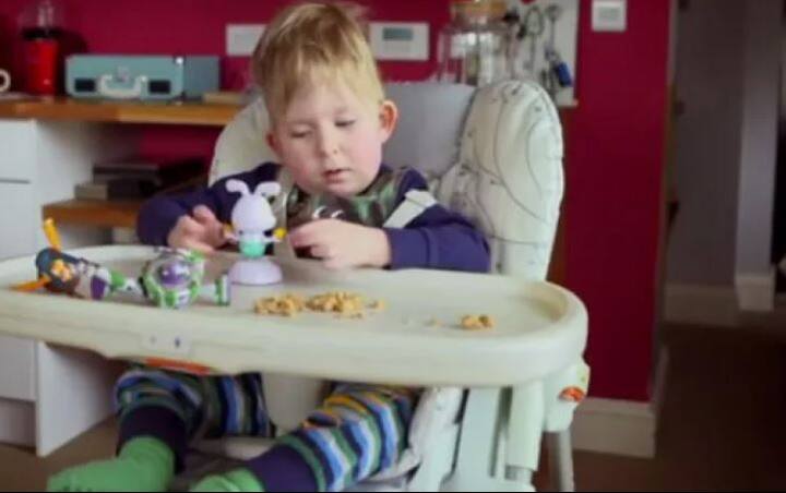 ਹੁਣ ਨੋਹ ਵਧੇਰੀਆਂ ਚੀਜ਼ਾਂ ਨੂੰ ਸਿੱਖਣ ‘ਚ ਸਮਰਥ ਹੈ ਉਹ ਆਪਣਾ ਨਾਂ ਲਿੱਖਣ ਲੱਗਿਆ ਹੈ ਤੇ ਸਭ ਦੇ ਸਾਹਮਣੇ ਬਿਨਾ ਘਬਰਾਏ ਬੋਲ ਸਕਦਾ ਹੈ।