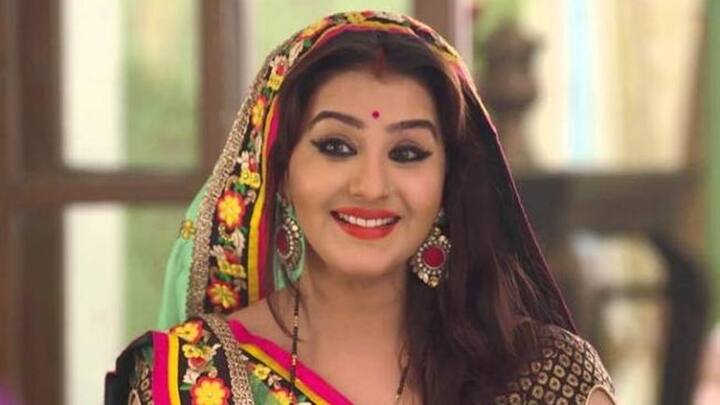 ਸ਼ਿਲਪਾ ਸ਼ਿੰਦੇ ਨੇ ਅੱਜ ਕਾਂਗਰਸ ਪਾਰਟੀ ਵਿੱਚ ਸ਼ਾਮਲ ਹੋਣ ਦਾ ਐਲਾਨ ਕਰ ਦਿੱਤਾ ਹੈ। ਉਸ ਨੂੰ ਮੁੰਬਈ ਕਾਂਗਰਸ ਪ੍ਰਧਾਨ ਸੰਜੈ ਨਿਰੁਪਮ ਨੇ ਪਾਰਟੀ ਦੀ ਮੈਂਬਰਸ਼ਿਪ ਦਿੱਤੀ। ਹੁਣ ਜਲਦ ਹੀ ਉਹ ਚੋਣ ਲੜਣ ਦਾ ਐਲਾਨ ਕਰ ਸਕਦੀ ਹੈ।
