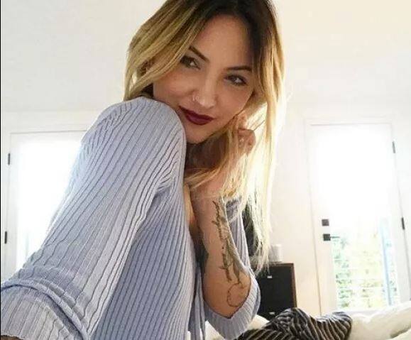 ਹਾਲ ਹੀ ‘ਚ ਅਨੁਸ਼ਕਾ ਤੇ ਜੂਲੀਆ ਦੀਆਂ ਕਾਫੀ ਤਸਵੀਰਾਂ ਸੋਸ਼ਲ ਮੀਡੀਆ ‘ਤੇ ਵਾਈਰਲ ਹੋ ਰਹੀਆਂ ਹਨ।