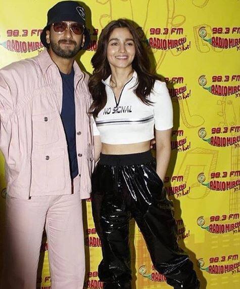 ਉਂਝ ਰਣਵੀਰ ਅਤੇ ਆਲਿਆ ਨੂੰ ਬਾਲੀਵੁੱਡ ਦੀ ਹਿੱਟ ਫ਼ਿਲਮਾਂ ਦੀ ਮਸ਼ੀਨ ਕਿਹਾ ਜਾਂਦਾ ਹੈ। ਆਲਿਆ ਨੇ ਹੁਣ ਤਕ ਸਾਰਿਆਂ 100 ਕਰੋੜੀ ਫ਼ਿਲਮਾਂ ਹੀ ਕੀਤੀਆਂ ਹਨ।