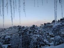 ਸ਼ਿਮਲਾ \'ਚ ਸੀਜਨ ਦੀ ਸਭ ਤੋਂ ਜ਼ਿਆਦਾ ਬਰਫਬਾਰੀ, ਵੇਖੋ ਤਸਵੀਰਾਂ