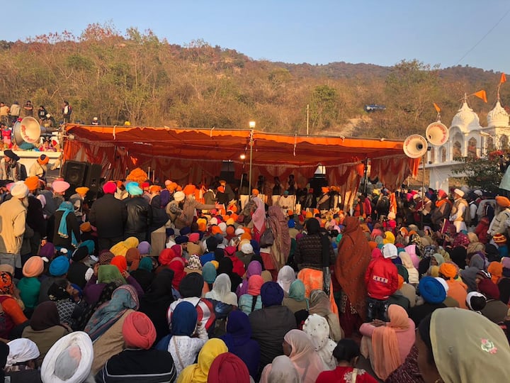 ਖ਼ਾਲਸੇ ਦੀ ਜਨਮ ਭੂਮੀ ਸ੍ਰੀ ਅਨੰਦਪੁਰ ਸਾਹਿਬ ਤੋਂ ਮਹਿਜ਼ 13 ਕਿਮੀ ਦੀ ਦੂਰੀ 'ਤੇ ਹਿਮਾਚਲ ਦੇ ਜ਼ਿਲਾ ਬਿਲਾਸਪੁਰ ਸਥਿਤ ਗੁਰੂ ਕਾ ਲਾਹੌਰ ਨਗਰ ਵਿਖੇ ਵਿਆਹ ਪੁਰਬ ਦੀਆ ਰੋਣਕਾਂ ਵੇਖਿਆਂ ਹੀ ਬਣਦੀਆਂ ਸਨ।