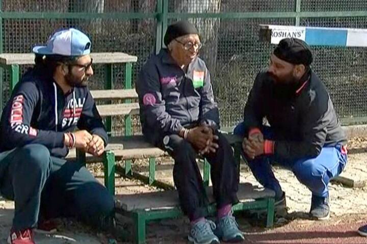 ਸਾਲ 2010 ਵਿੱਚ ਬੇਬੇ ਮਾਨ ਕੌਰ ਨੇ ਚੰਡੀਗੜ੍ਹ ਦੌੜੇ ਸਨ ਤੇ ਚੰਗਾ ਪ੍ਰਦਰਸ਼ਨ ਵੀ ਕੀਤਾ। ਅਗਲੇ ਸਾਲ ਮਾਨ ਕੌਰ ਅਮਰੀਕਾ ਗਏ ਤੇ ਉੱਥੇ ਦੋ ਸੋਨ ਤਗ਼ਮੇ ਜਿੱਤੇ ਪਰ ਚੰਗਾ ਪ੍ਰਦਰਸ਼ਨ ਬਰਕਰਾਰ ਰੱਖਣ ਲਈ ਮਾਨ ਕੌਰ ਨੂੰ ਵਧੇਰੇ ਪੌਸ਼ਟਿਕ ਆਹਾਰ ਦੀ ਲੋੜ ਸੀ, ਜੋ ਸ਼ਾਕਾਹਾਰੀ ਭੋਜਨ ਤੋਂ ਨਹੀਂ ਸੀ ਮਿਲ ਪਾ ਰਿਹਾ।