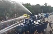 ਕੈਪਟਨ ਨੂੰ ਘੇਰਨ ਪਹੁੰਚੇ ਅਧਿਆਪਕਾਂ \'ਤੇ ਵਰ੍ਹਿਆ ਪੁਲਿਸ ਦਾ ਡੰਡਾ