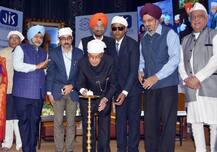 ਗੁਰੂ ਗ੍ਰੰਥ ਸਾਹਿਬ ਦਾ ਬੰਗਾਲੀ \'ਚ ਤਰਜ਼ਮਾ, ਸਾਬਕਾ ਰਾਸ਼ਟਰਪਤੀ ਮੁਖਰਜੀ ਨੇ ਪੰਜ ਅੰਕਾਂ \'ਚ ਕੀਤਾ ਜਾਰੀ