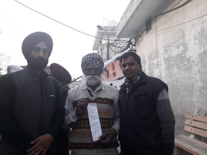  ਟੀਮ ਨੇ ਪਾਰਟੀ ਵੱਲੋਂ ਸੁਰੂ ਕੀਤੇ ਬਿਜਲੀ ਅੰਦੋਲਨ ਬਾਰੇ ਲੋਕਾਂ ਨੂੰ ਜਾਣਕਾਰੀ ਦਿੱਤੀ।