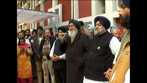 ਬਜਟ ਇਜਲਾਸ ਸ਼ੁਰੂ ਹੁੰਦਿਆਂ ਹੀ ਅਕਾਲੀ ਦਲ ਨੇ ਮੋਰਚਾ ਸੰਭਾਲਿਆ ਬਜਟ ਇਜਲਾਸ ਸ਼ੁਰੂ ਹੁੰਦਿਆਂ ਹੀ ਅਕਾਲੀ ਦਲ ਨੇ ਮੋਰਚਾ ਸੰਭਾਲਿਆ