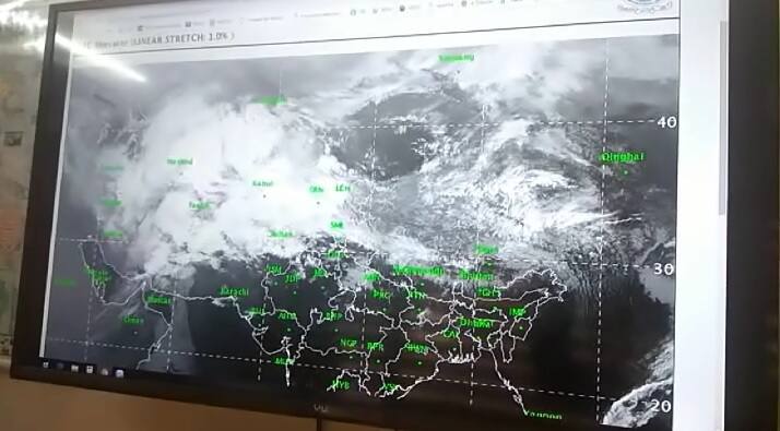 ਚੰਡੀਗੜ੍ਹ: ਮੌਸਮ ਵਿਭਾਗ ਨੇ ਤਾਜ਼ਾ ਚੇਤਾਵਨੀ ਜਾਰੀ ਕਰਦਿਆਂ ਕਿਹਾ ਹੈ ਕਿ ਅਗਲੇ ਦਿਨਾਂ ਵਿੱਚ ਫਿਰ ਬਾਰਸ਼ ਤੇ ਗੜ੍ਹਮਾਰੀ ਹੋਏਗੀ।