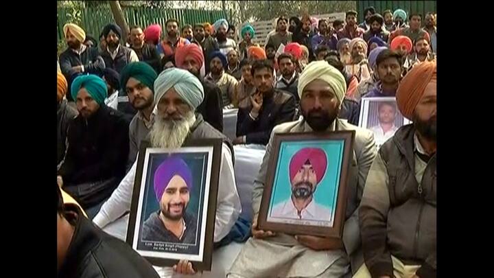 ਅਕਾਲੀ ਦਲ ਵੇਲੇ ਦੇ 31000 ਕਰੋੜ ਦੇ ਕਰਜ਼ੇ ਬਾਰੇ ਵਿੱਤ ਕਮਿਸ਼ਨ ਵੱਲੋਂ ਕਮੇਟੀ ਦਾ ਗਠਨ ਕਰਨ 'ਤੇ ਢੀਂਡਸਾ ਨੇ ਕਿਹਾ ਕੀ ਅਕਾਲੀ ਦਲ ਨੇ ਵਿੱਤ ਕਮਿਸ਼ਨ ਦੇ ਚੇਅਰਮੈਨ ਐਸਕੇ ਸਿੰਘ ਕੋਲ ਮੁੱਦਾ ਚੁੱਕਿਆ ਸੀ। ਐਨਕੇ ਸਿੰਘ ਵੱਲੋਂ ਭਰੋਸਾ ਦਿੱਤਾ ਗਿਆ ਸੀ ਕਿ ਕਰਜ਼ੇ ਦਾ ਜ਼ਰੂਰ ਕੋਈ ਹੱਲ ਕੀਤਾ ਜਾਵੇਗਾ। ਉਨ੍ਹਾਂ ਕਿਹਾ ਕਾਂਗਰਸ ਉਂਝ ਹੀ ਇਕੱਤੀ ਹਜ਼ਾਰ ਕਰੋੜ ਦੇ ਕਰਜ਼ੇ ਦਾ ਕ੍ਰੈਡਿਟ ਲੈਣ ਦੀ ਕੋਸ਼ਿਸ਼ ਕਰ ਰਹੀ ਹੈ।