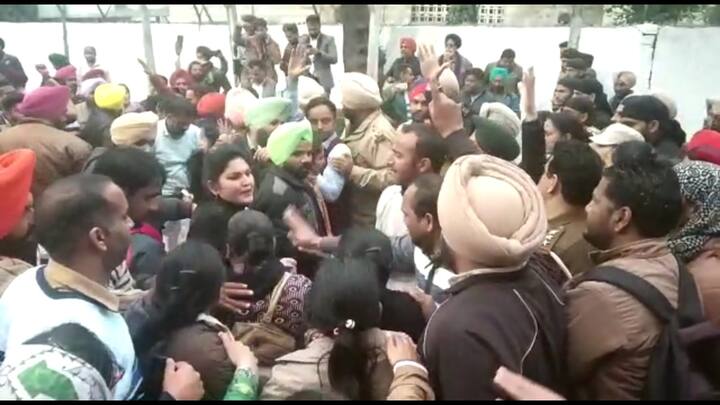 ਅਧਿਆਪਕਾਂ ਨੇ ਕਿਹਾ ਕਿ ਜੇਕਰ ਸਰਕਾਰ ਨੇ ਉਨ੍ਹਾਂ ਦੀਆਂ ਮੰਗਾਂ ਨੂੰ ਗੰਭੀਰਤਾ ਨਾਲ ਨਾ ਲਿਆ ਤਾਂ 17 ਫਰਵਰੀ ਤੋਂ 19 ਫਰਵਰੀ ਨੂੰ ਪੂਰੇ ਪਟਿਆਲਾ ਸ਼ਹਿਰ ਦਾ ਘਿਰਾਉ ਕੀਤਾ ਜਾਵੇਗਾ। 