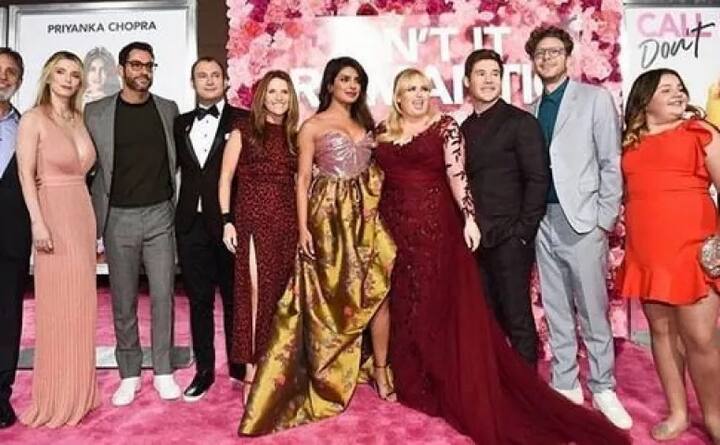 ਨਿੱਕ ਦੀ ਇਸ ਟਿੱਪਣੀ ਬਾਅਦ ਲੋਕ ਖ਼ੂਬ ਕੁਮੈਂਟਸ ਕਰ ਰਹੇ ਹਨ। ਲੋਕ ਲਿਖ ਰਹੇ ਹਨ ਕਿ ਕਾਸ਼ ਕੋਈ ਸਾਨੂੰ ਵੀ ਇਸ ਤਰ੍ਹਾਂ ਘੂਰਦਾ।