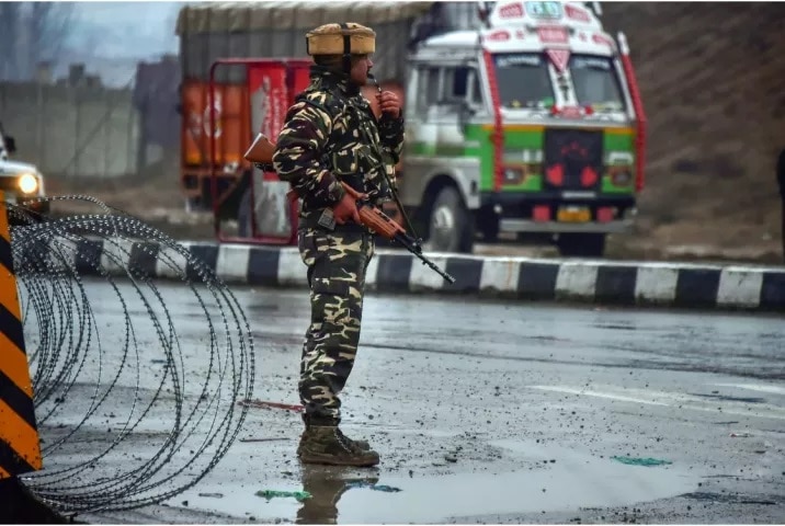 ਕਸ਼ਮੀਰ ਵਿੱਚ 14 ਸਾਲਾਂ ਬਾਅਦ ਕਾਰ ਬੰਬ ਦੀ ਵਰਤੋਂ ਕੀਤੀ ਗਈ ਹੈ। ਪਰ ਆਦਿਲ ਡਾਰ ਨੇ ਪਿਛਲੇ 30 ਸਾਲਾਂ ਦੌਰਾਨ ਸਭ ਤੋਂ ਵੱਡਾ ਹਮਲਾ ਕੀਤਾ ਹੈ।