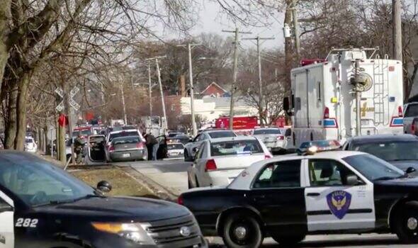 5 killed in shootout in usa illinois   ਅਮਰੀਕਾ ਦੇ ਸਟੀਲ ਪਲਾਂਟ 'ਚ ਗੋਲ਼ੀਬਾਰੀ, 5 ਹਲਾਕ 5 ਫੱਟੜ