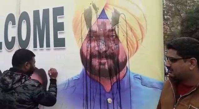 ਨਵਜੋਤ ਸਿੱਧੂ ਦਾ ਲੁਧਿਆਣਾ 'ਚ ਸਖ਼ਤ ਵਿਰੋਧ, ਪੋਸਟਰਾਂ 'ਤੇ ਮਲੀ ਕਾਲਖ਼ protest against navjot sidhu in ludhiana ਨਵਜੋਤ ਸਿੱਧੂ ਦਾ ਲੁਧਿਆਣਾ 'ਚ ਸਖ਼ਤ ਵਿਰੋਧ, ਪੋਸਟਰਾਂ 'ਤੇ ਮਲੀ ਕਾਲਖ਼