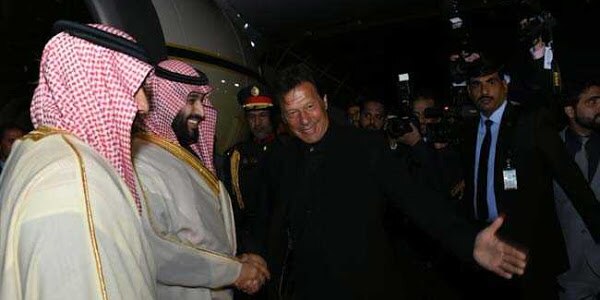 saudi saudi crown prince mohammed bin salman signed a 20 billion deal with pakistan ਚੁਫੇਰਿਓਂ ਘਿਰੇ ਪਾਕਿਸਤਾਨ ਦੀ ਸਾਊਦੀ ਅਰਬ ਨੇ ਫੜੀ ਬਾਂਹ