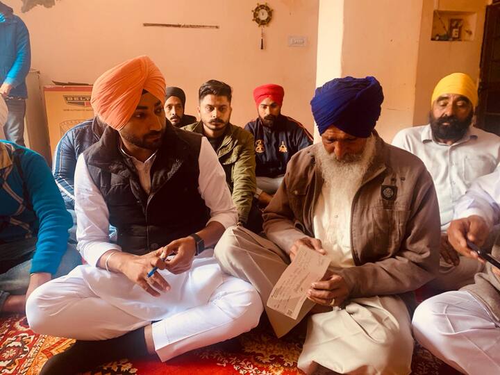 ਇਸ ਦੌਰਾਨ ਉਨ੍ਹਾਂ ਸ਼ਹੀਦ ਦੇ ਪਰਿਵਾਰ ਨਾਲ ਦੁੱਖ ਸਾਂਝਾ ਕੀਤਾ।