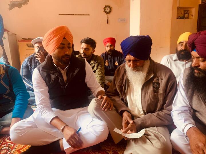 ਉਸ ਨੇ ਇਹ ਵੀ ਕਿਹਾ ਕਿ ਉਹ ਪਰਿਵਾਰਾਂ ਨੂੰ ਪਏ ਪੁੱਤਰਾਂ ਦੇ ਘਾਟੇ ਨੂੰ ਤਾਂ ਨਹੀਂ ਪੂਰ ਸਕਦੇ ਪਰ ਆਪਣੇ ਵੱਲੋਂ ਇਹ ਮਦਦ ਜ਼ਰੂਰ ਕਰਨਗੇ।