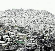 ਪਹਾੜਾਂ ’ਤੇ ਫਿਰ ਬਰਫ਼ਬਾਰੀ, ਮੈਦਾਨਾਂ ’ਚ ਬਾਰਸ਼