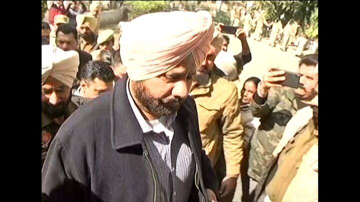 ਸਿੱਟ ਨੂੰ ਉਮਰਾਨੰਗਲ ਤੋਂ ਇਨ੍ਹਾਂ ਸਵਾਲਾਂ ਦਾ ਜਵਾਬ ਚਾਹੀਦਾ ਹੈ। ਗੋਲੀ ਚਲਾਉਣ ਦਾ ਹੁਕਮ ਕਿਸ ਨੇ ਦਿੱਤਾ? ਲੁਧਿਆਣਾ ਤੋਂ ਫਰੀਦਕੋਟ ਕੀ ਲੈਣ ਗਏ?