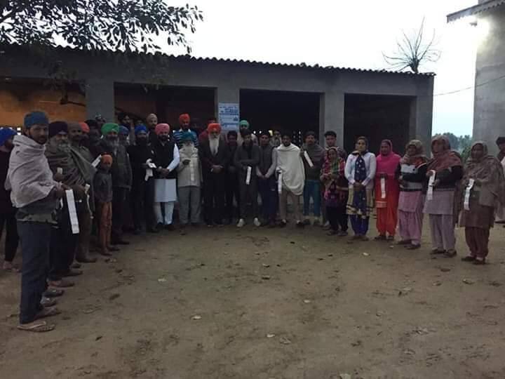ਮਾਨ ਨੇ ਕਿਹਾ ਕਿ ਇਕ ਪਾਸੇ ਤਾਂ ਪੰਜਾਬ ਸਰਕਾਰ ਖ਼ਜ਼ਾਨਾ ਖ਼ਾਲੀ ਹੋਣ ਦਾ ਬਹਾਨਾ ਲਾ ਕੇ ਲੋਕਾਂ ਨੂੰ ਦਿੱਤੀਆਂ ਜਾਣ ਵਾਲੀਆਂ ਸਹੂਲਤਾਂ ਬੰਦ ਕਰ ਰਹੀ ਹੈ।