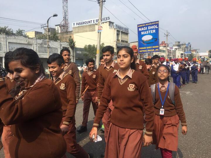 ਇਨ੍ਹਾਂ ਨੇ ਪੰਜਾਬੀ ਮਾਂ ਬੋਲੀ ਨੂੰ ਬਚਾਉਣ ਦਾ ਹੋਕਾ ਦਿੱਤਾ।