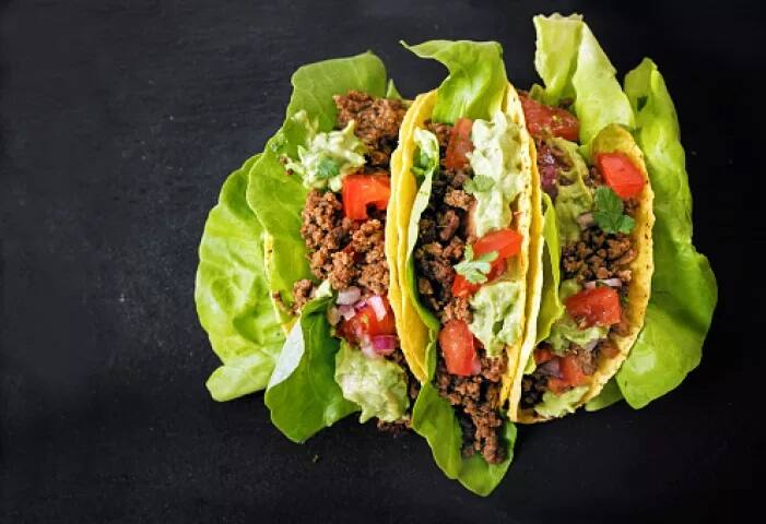 ਮਿਕਸ ਸਲਾਦ ਖਾਣਾ ਵੀ ਸਿਹਤਮੰਦ ਹੁੰਦਾ ਹੈ। ਇਸ ਵਿੱਚ ਖੀਰਾ, ਗਾਜਰ ਤੇ ਹੋਰ ਸਬਜ਼ੀਆਂ ਪਾਈਆਂ ਜਾ ਸਕਦੀਆਂ ਹਨ।