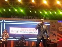 ਰੋਜ਼ ਫੈਸਟੀਵਲ ਦੀ ਪਹਿਲੀ ਸ਼ਾਮ ’ਚ ਮੀਕਾ ਸਿੰਘ ਨੇ ਲਾਈਆਂ ਰੌਣਕਾਂ, ਵੇਖੋ ਤਸਵੀਰਾਂ