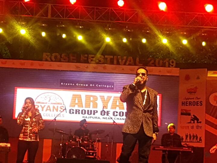 ਗੁਲਾਬ ਤੋਂ ਇਲਾਵਾ ਹੋਰ ਵੀ ਬਹੁਤ ਸਾਰੇ ਖ਼ੂਬਸੂਰਤ ਫੁੱਲਾਂ ਦੀਆਂ ਵੰਨਗੀਆਂ ਮੇਲੇ ਵਿੱਚ ਖਿੱਚ ਦਾ ਕਾਰਨ ਬਣੀਆਂ। 