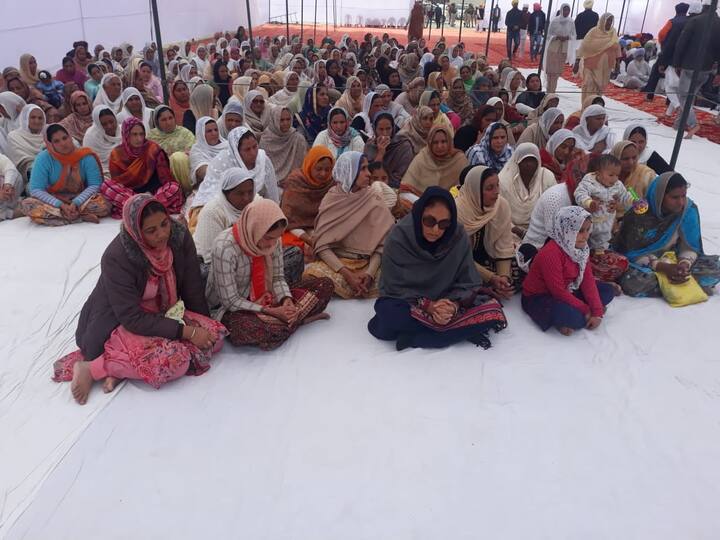 ਪਾਠ ਦੇ ਭੋਗ ਮਰਗੋਂ ਸ਼ਬਦ ਕੀਰਤਨ ਦਾ ਇਲਾਹੀ ਪ੍ਰਵਾਹ ਚੱਲਿਆ।