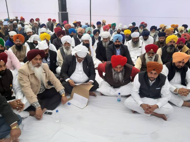 ਇਸ ਮੌਕੇ ਕੈਬਿਨਟ ਮੰਤਰੀ ਸਾਧੂ ਸਿੰਘ ਧਰਮਸੋਤ, ਕੈਬਿਨਟ ਮੰਤਰੀ ਤ੍ਰਿਪਤ ਰਾਜਿੰਦਰ ਬਾਜਵਾ, ਕਾਂਗਰਸੀ ਵਿਧਾਇਕ ਹਰਮਿੰਦਰ ਸਿੰਘ ਗਿੱਲ, ਕੁਲਬੀਰ ਸਿੰਘ ਜ਼ੀਰਾ ਅਤੇ ਖਡੂਰ ਸਾਹਿਬ ਤੋਂ MP ਅਤੇ ਅਕਾਲੀ ਦਲ ਟਕਸਾਲੀ ਦੇ ਪ੍ਰਧਾਨ ਰਣਜੀਤ ਸਿੰਘ ਬ੍ਰਹਮਪੁਰਾ ਨੇ ਸ਼ਿਰਕਤ ਕੀਤੀ।