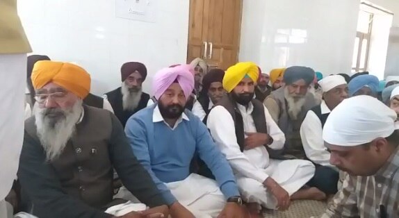 ਇਸ ਮੌਕੇ ਪੰਜਾਬ ਦੇ ਕੈਬਨਿਟ ਮੰਤਰੀ ਗੁਰਪ੍ਰੀਤ ਕਾਂਗੜ ਸਮੇਤ ਵੱਖ-ਵੱਖ ਸਿਆਸੀ ਆਗੂਆਂ ਨੇ ਸ਼ਿਰਕਤ ਕੀਤੀ।