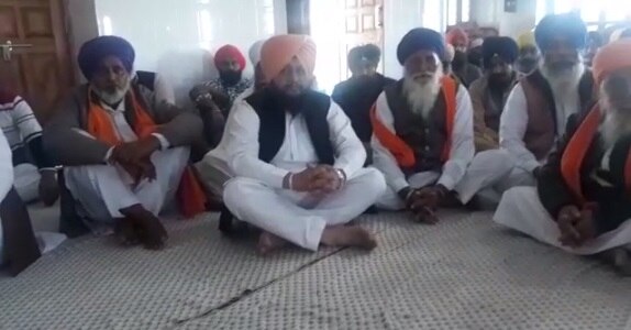ਇਸੇ ਦੌਰਾਨ ਵਿਧਾਇਕ ਕੁਲਬੀਰ ਜ਼ੀਰਾ ਵੀ ਸ਼ਹੀਦ ਨੂੰ ਸ਼ਰਧਾਂਜਲੀ ਦੇਣ ਲਈ ਅੰਤਿਮ ਅਰਦਾਸ ਵਿੱਚ ਸ਼ਾਮਲ ਹੋਏ। 