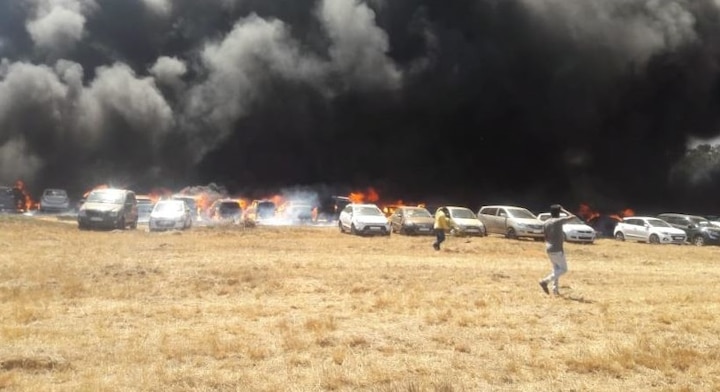 major fire broken into aero india show 100 cars burnt VIDEO: ਏਅਰੋ ਸ਼ੋਅ ਦੌਰਾਨ ਦੂਜਾ ਵੱਡਾ ਹਾਦਸਾ, ਸੈਂਕੜੇ ਕਾਰਾਂ ਸੜੀਆਂ