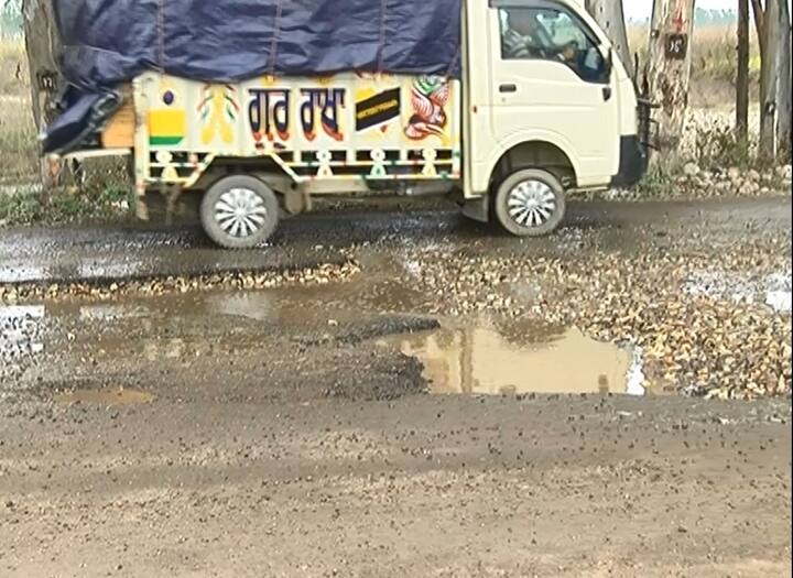 ਮਾਮੂਲੀ ਬਰਸਾਤ ਦੇ ਨਾਲ ਗੋਡੇ-ਗੋਡੇ ਪਾਣੀ ਜਮ੍ਹਾਂ ਹੋ ਜਾਂਦਾ ਹੈ, ਜਿਸ ਨਾਲ ਵੱਡੇ ਹਾਦਸੇ ਵਾਪਰਦੇ ਹਨ ਤੇ ਲੋਕਾਂ ਦਾ ਜਾਨੀ ਤੇ ਮਾਲੀ ਨੁਕਸਾਨ ਵੀ ਹੁੰਦਾ ਹੈ।