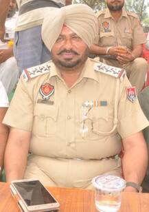 ਕਾਰ ਦੀ ਕੰਬਾਈਨ ਨਾਲ ਟੱਕਰ, ਥਾਣੇਦਾਰ ਹਲਾਕ