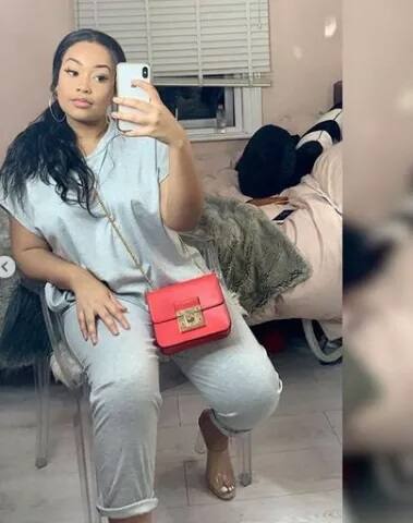 ਪਰ ਉਹ ਸੈਂਡਲ ਉਸ ਨੂੰ ਬੇਹੱਦ ਪਸੰਦ ਸਨ, ਇਸ ਲਈ ਉਸ ਜਾਲੀ ਨੂੰ ਪੁੱਟ ਕੇ ਆਪਣੇ ਘਰ ਲੈ ਗਈ।