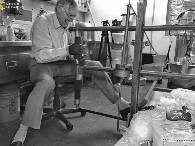 ਨੈਸ਼ਨਲ ਜਿਓਗ੍ਰਾਫੀ ਨੇ ਉਸ ‘ਤੇ ਡੌਕਿਊਮੈਂਟਰੀ ਬਣਾਈ ਹੈ। ਮਰਨ ਤੋਂ ਪਹਿਲਾਂ ਸੁਸੇਨ ਹਰ ਸਮੇਂ ਆਪਣੇ ਕੋਲ ਇੱਕ ਕਾਰਡ ਰੱਖਦੀ ਸੀ ਤਾਂ ਜੋ ਮਰਨ ਤੋਂ ਬਾਅਦ ਡਾਕਟਰਾਂ ਨੂੰ ਉਸ ਦੀ ਮੌਤ ਦੀ ਜਾਣਕਾਰੀ ਮਿਲ ਸਕੇ ਅਤ ਉਹ ਜਲਦੀ ਹੀ ਉਸ ਦੇ ਸ਼ਰੀਰ ਨੂੰ ਫਰੋਜਨ ਕਰ ਸਕਣ।