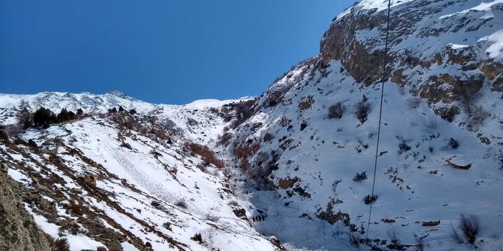 ਬਚਾਅ ਕਰਮੀ ਬਾਕੀ ਜਵਾਨਾਂ ਦੀ ਭਾਲ ਕਰ ਰਹੇ ਹਨ। 