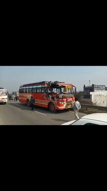 ਜਲੰਧਰ \'ਚ ਟਰੱਕ, ਕਾਰ ਤੇ ਬੱਸ ਦੀ ਟੱਕਰ, ਕਈ ਜ਼ਖਮੀ