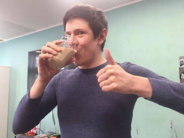 ਜੇਮਸ ਨੇ ਦੱਸਿਆ ਕਿ ਉਹ 100 ਫੀਸਦੀ ਰੀਅਲ ਡ੍ਰਿੰਕ ਹੈ। ਜੇਮਸ ਦੀ ਇਸ ਪੋਸਟ ‘ਤੇ ਕਈ ਕੁਮੈਂਟ ਆ ਰਹੇ ਹਨ। ਹੁਣ ਜੇਮਸ ਦੀ ਇਹ ਪੋਸਟ ਕਾਫੀ ਵਾਈਰਲ ਹੋ ਰਹੀ ਹੈ। ਹਜ਼ਾਰਾਂ ਤੋਂ ਜ਼ਿਆਦਾ ਲੋਕਾਂ ਨੇ ਇਸ ਨੂੰ ਲਾਈਕ ਵੀ ਕੀਤਾ ਹੈ।