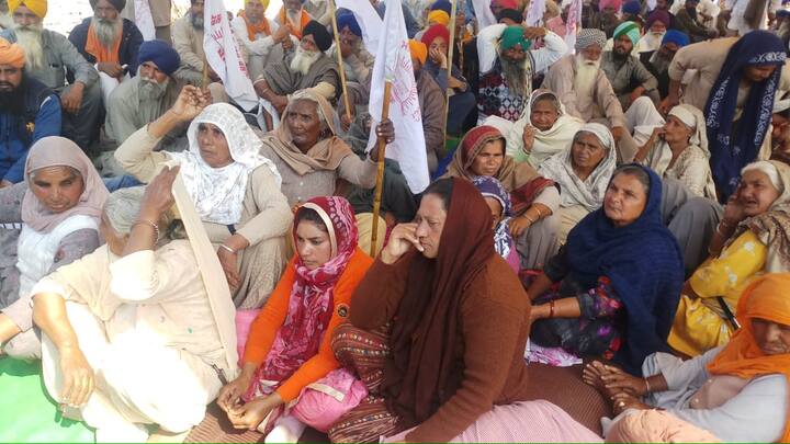 ਕਿਸਾਨਾਂ ਦੇ ਧਰਨੇ ਦੀ ਵਜ੍ਹਾ ਕਰਕੇ ਅੰਮ੍ਰਿਤਸਰ ਤੋਂ ਵਾਇਆ ਬਿਆਸ ਜਾਣ ਵਾਲੀ ਰੇਲਵੇ ਆਵਾਜਾਈ ਬੁਰੀ ਤਰ੍ਹਾਂ ਪ੍ਰਭਾਵਿਤ ਹੋ ਰਹੀ ਹੈ। ਇਸ ਕਰਕੇ ਵੱਡੀ ਗਿਣਤੀ ਮੁਸਾਫ਼ਰਾਂ ਨੂੰ ਪਰੇਸ਼ਾਨੀਆਂ ਦਾ ਸਾਹਮਣਾ ਕਰਨਾ ਪੈ ਰਿਹਾ ਹੈ। 